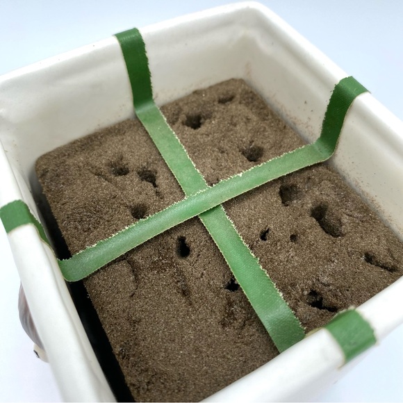 Rare Vintage 1960's Lefton Christmas Bear Holly Red Ribbon Ceramic Planter Vase - Picture 8 of 16